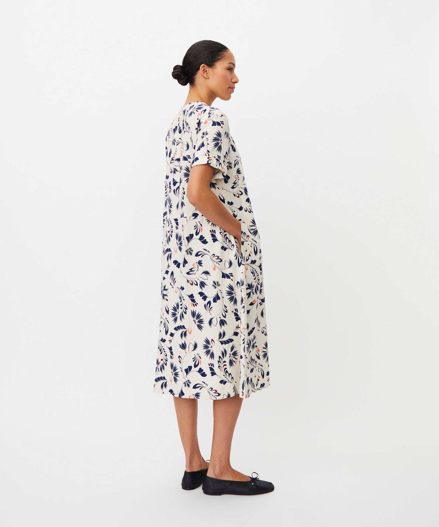 Nirevia Dress