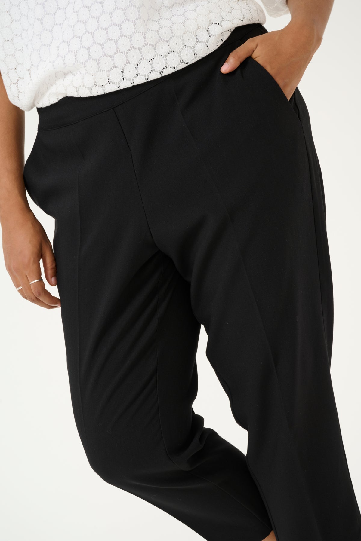 Elia Elastic Pants