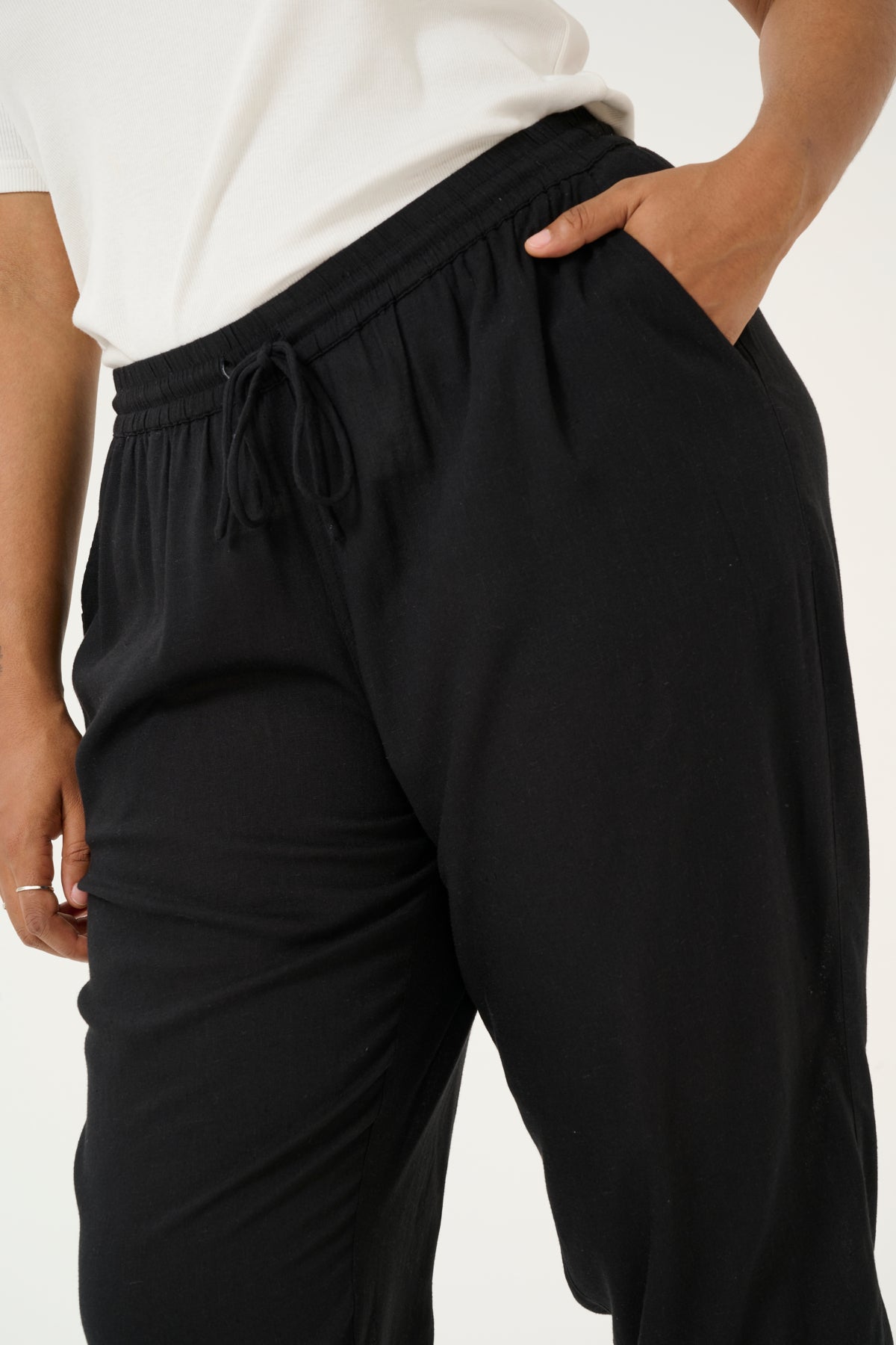 Milia Mille Capri Pant
