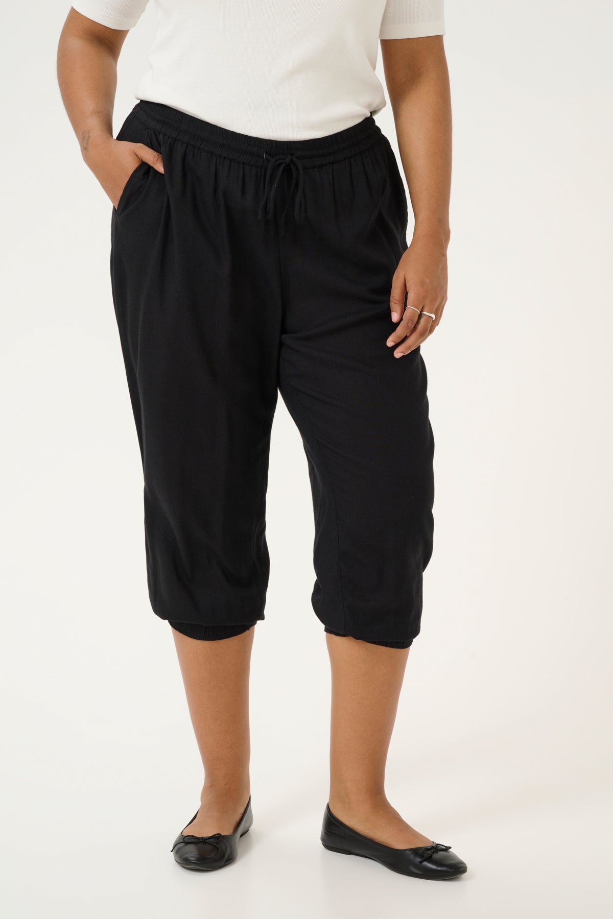 Milia Mille Capri Pant