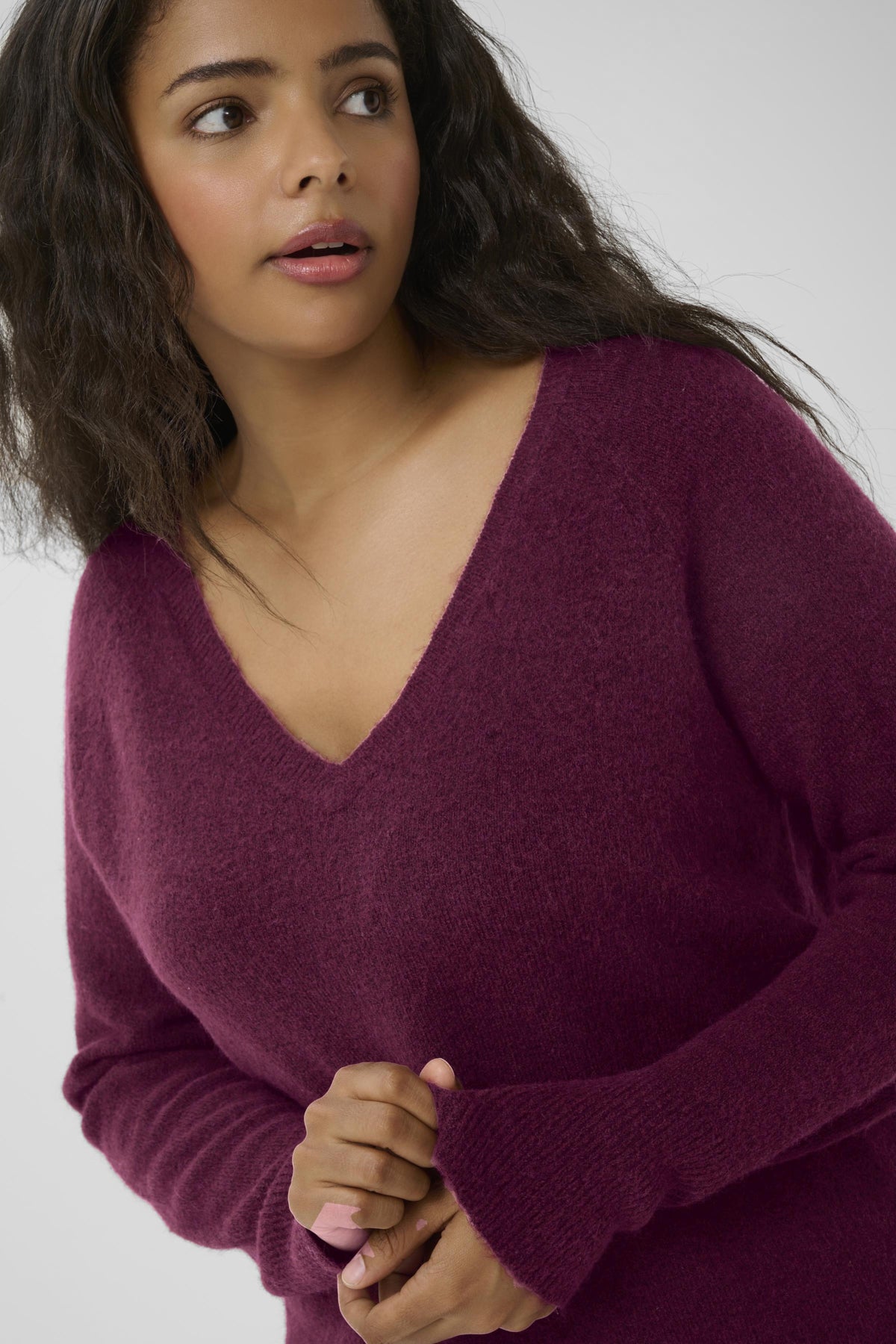 Niela V-Neck Pullover