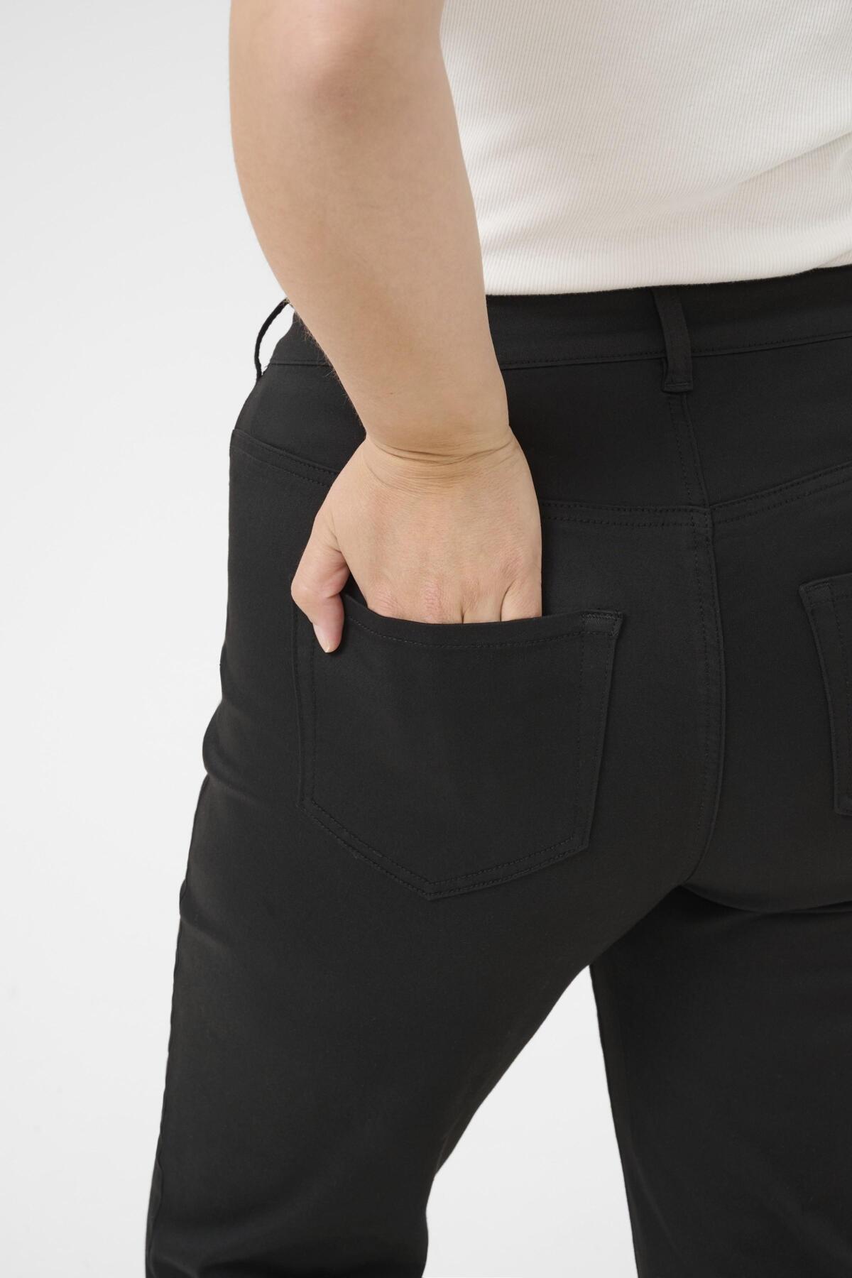 Dina Straight Reg Jeans
