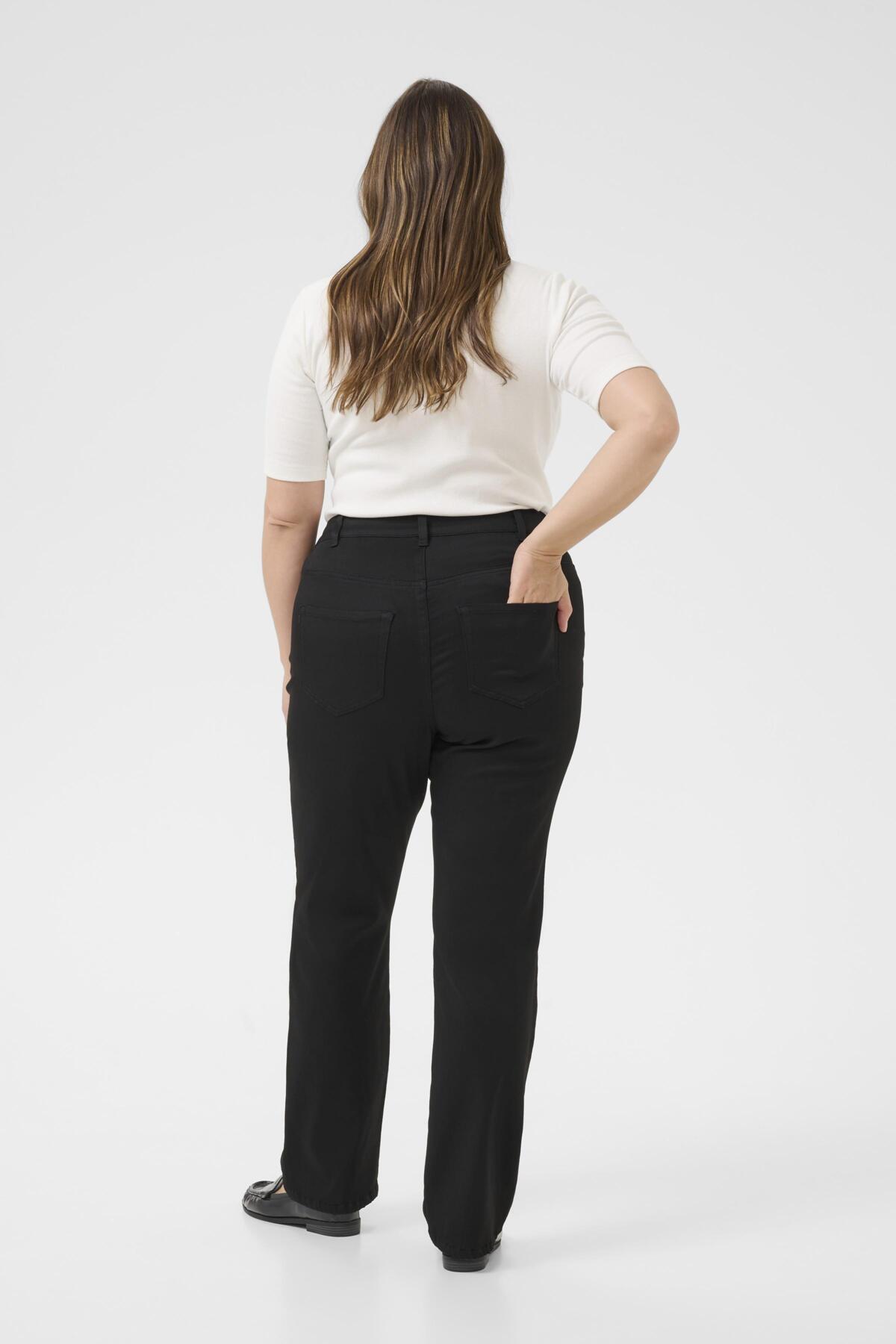 Dina Straight Reg Jeans