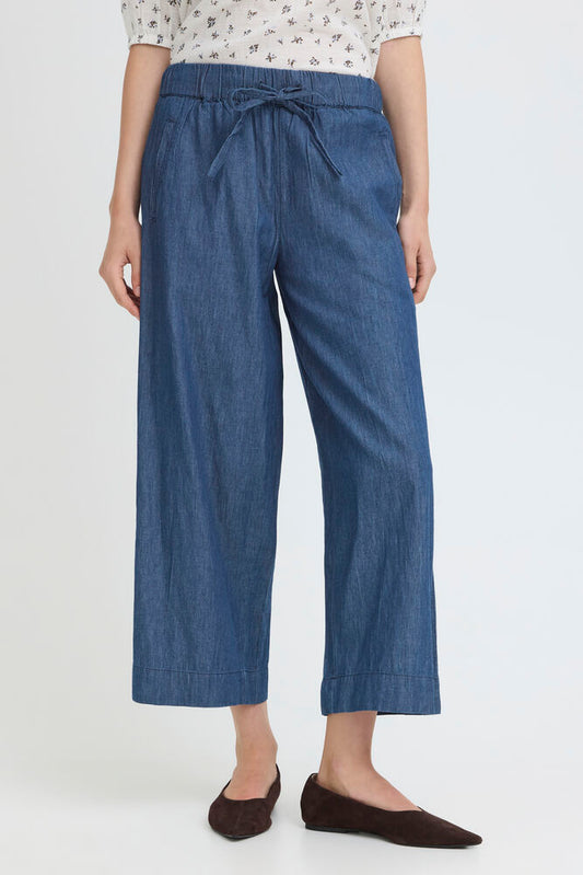 Larissa Pant 3
