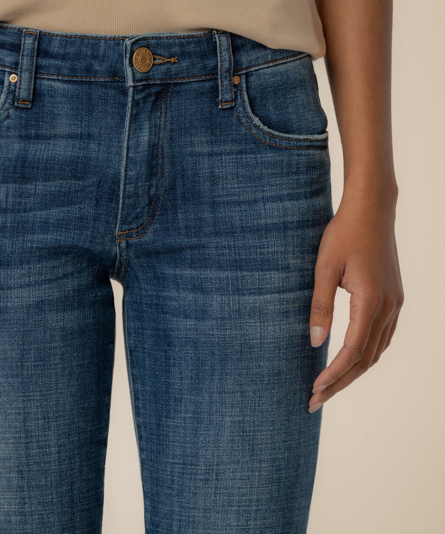 Amy Crop Straight Leg - DESERVING